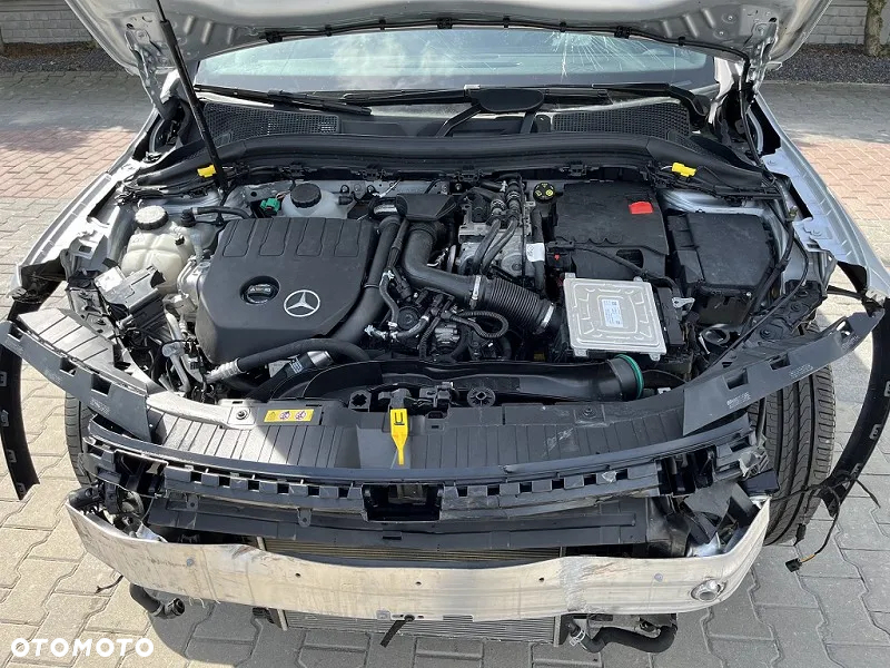 Mercedes-Benz GLA - 8