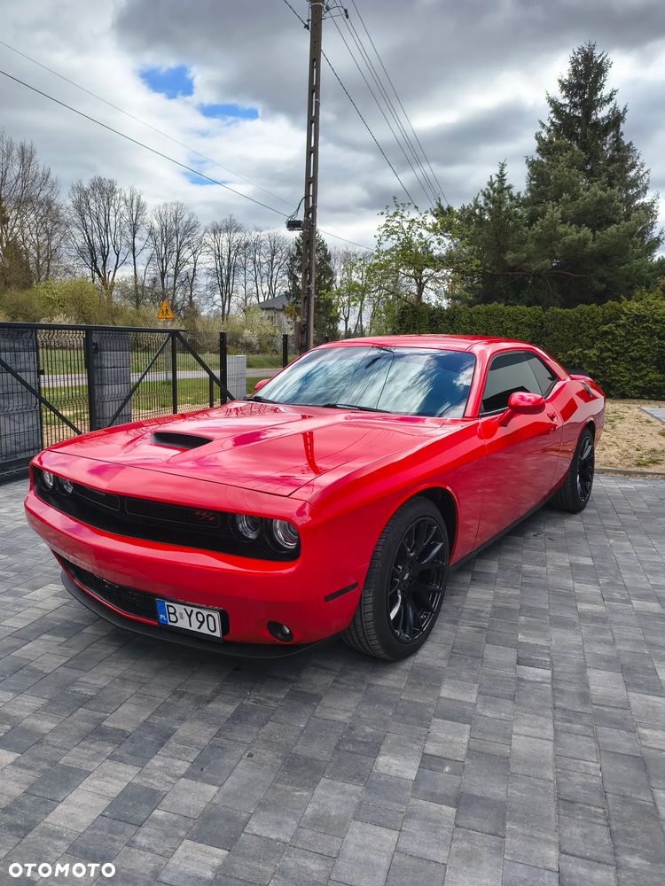 Dodge Challenger - 12
