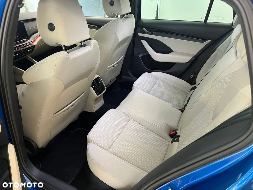 Skoda Octavia 2.0 TSI 4x4 Style DSG - 11