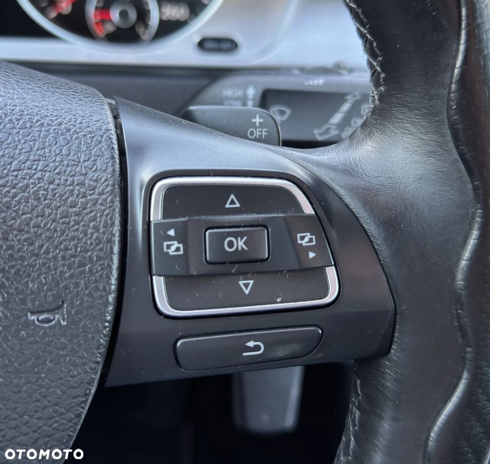 Volkswagen Passat - 20