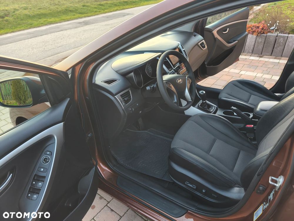 Hyundai i30 1.4 Intro Edition - 13