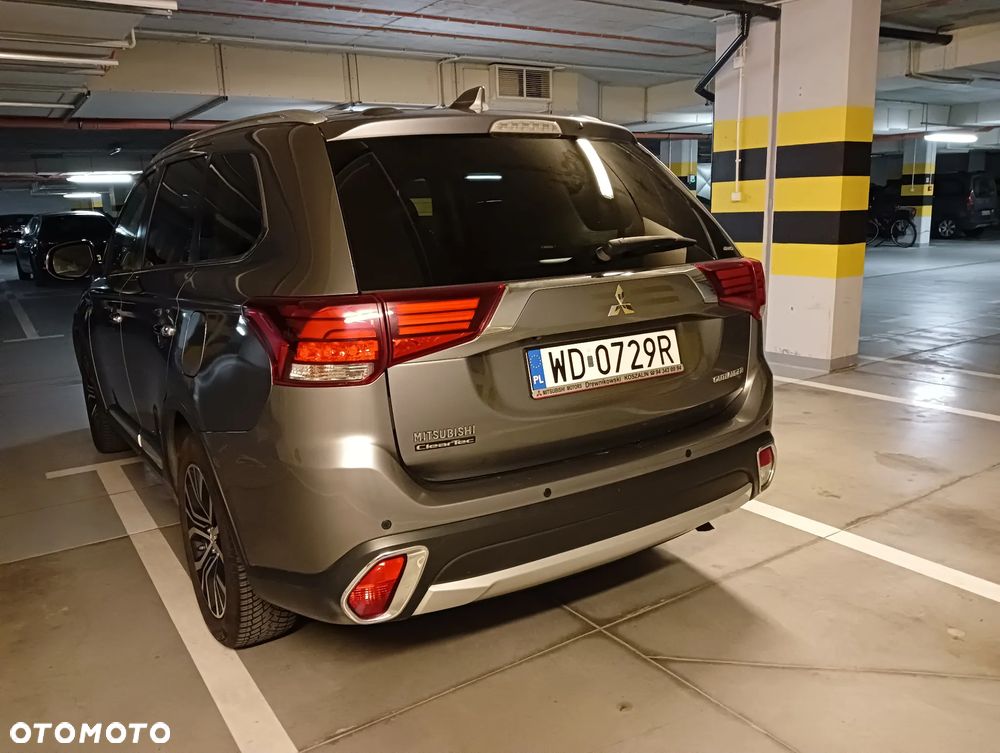 Mitsubishi Outlander 2.0 Intense + 4WD CVT - 10