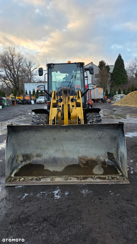 Caterpillar 907M - 4