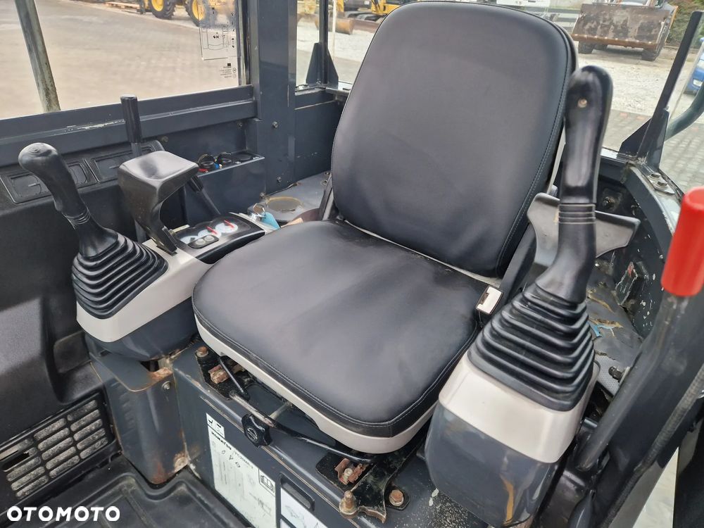 Komatsu PC20MR-2 - 19