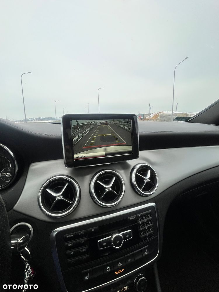 Mercedes-Benz CLA 45 AMG 4Matic 7G-DCT - 17