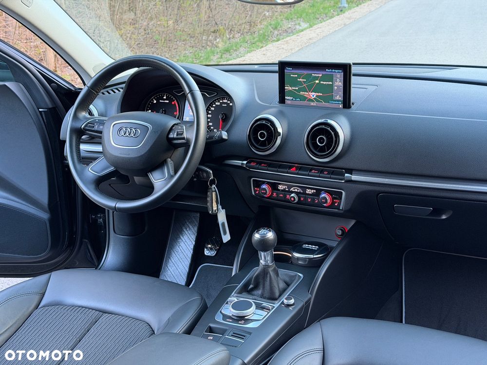 Audi A3 Sportback 2.0 TDI Ambiente - 25