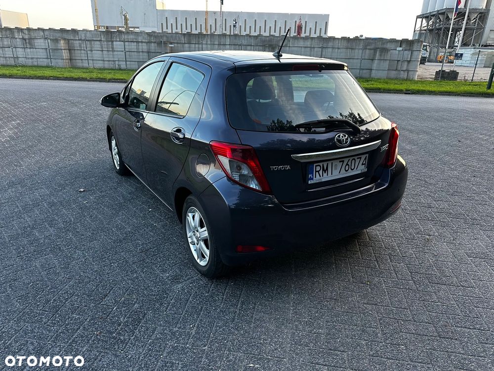 Toyota Yaris - 32