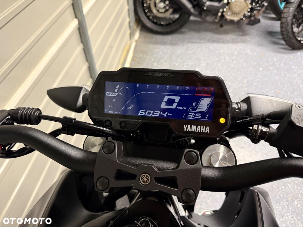 Yamaha MT - 6