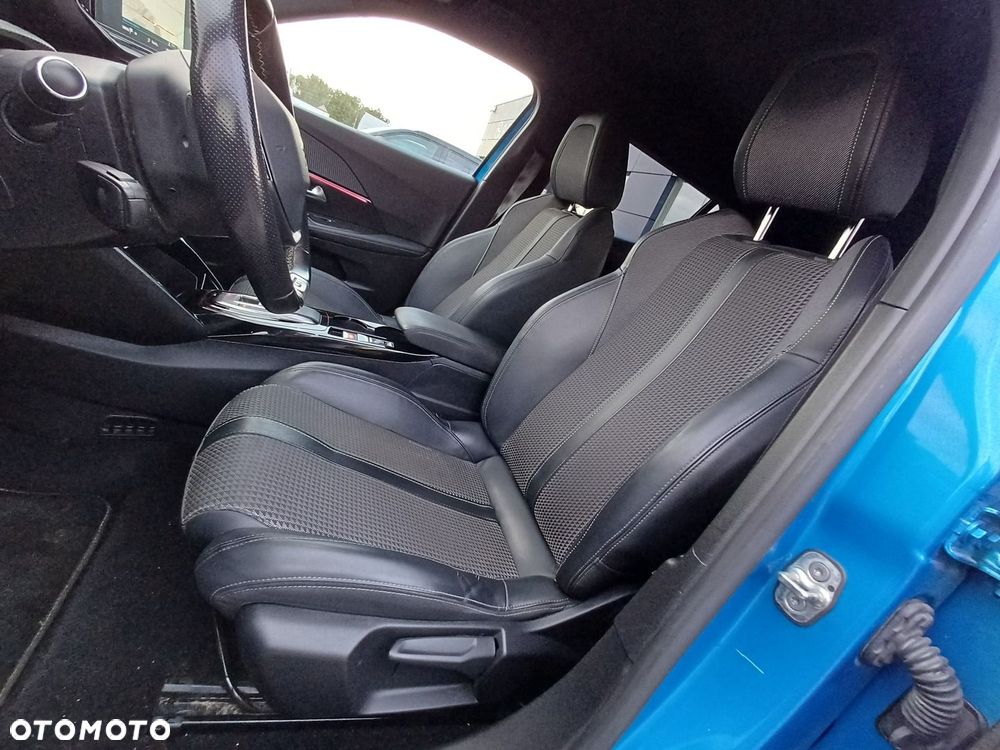 Peugeot 2008 e-2008 GT Pack - 11