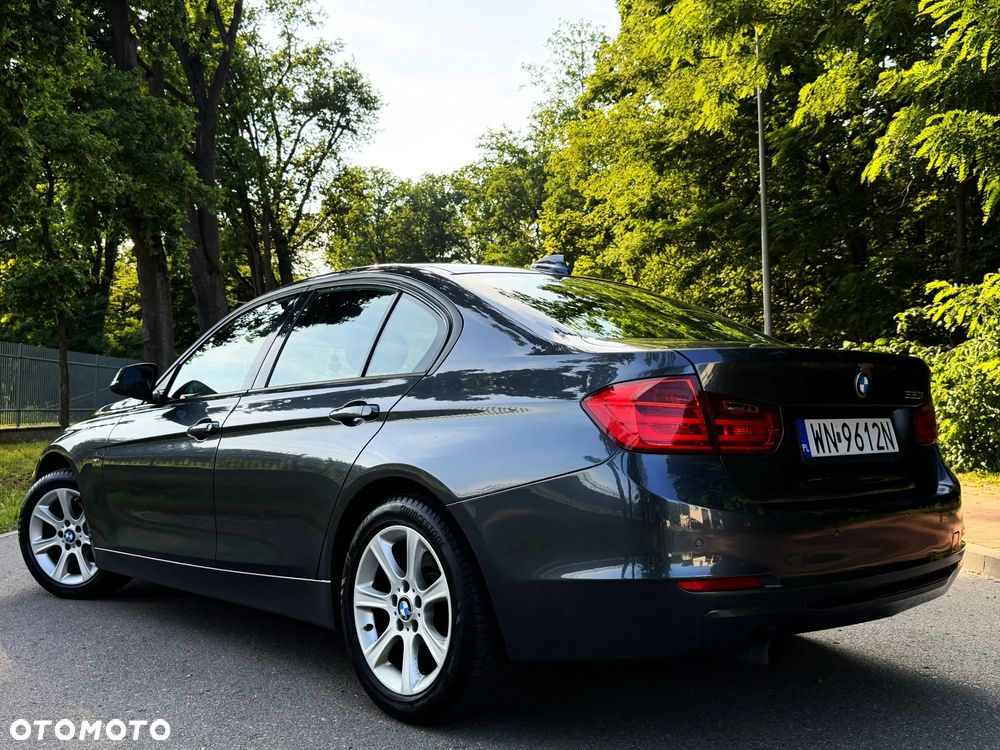 BMW Seria 3 320i Sport Line - 4