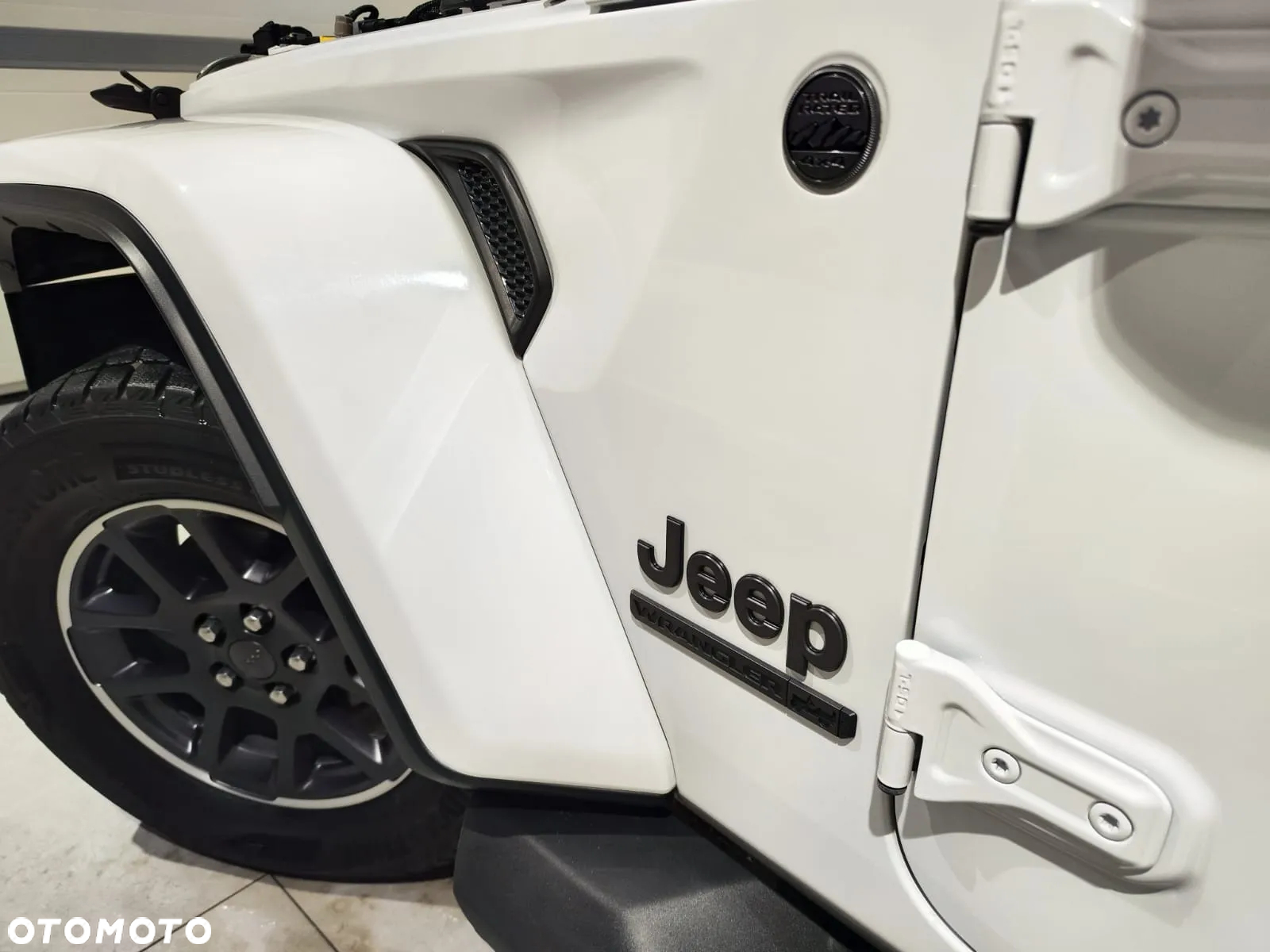 Jeep Wrangler - 16