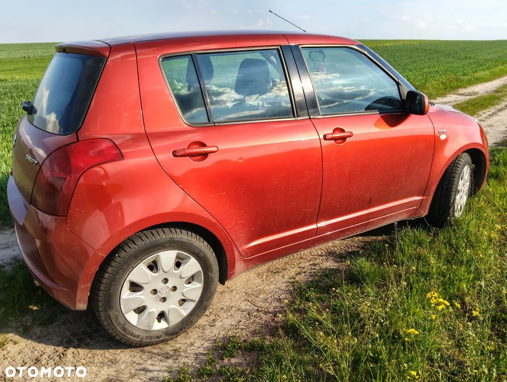 Suzuki Swift - 4