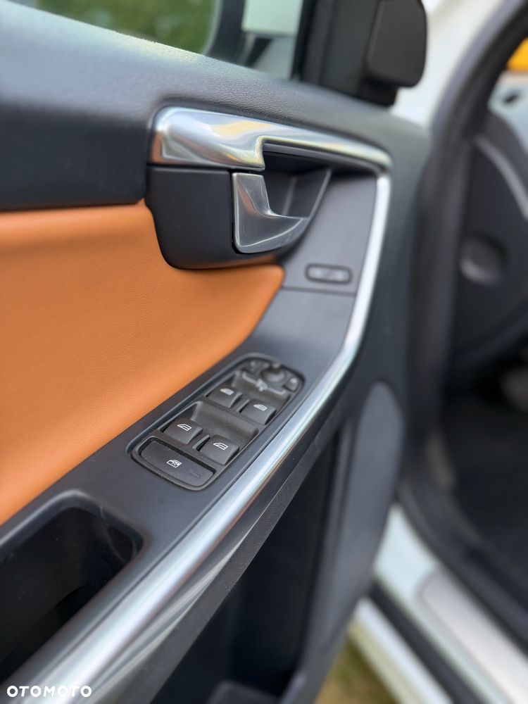 Volvo XC 60 D5 AWD Summum - 8