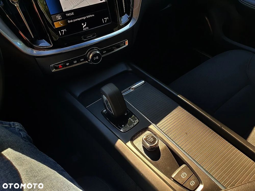 Volvo V60 B3 B DKG Momentum Pro - 12