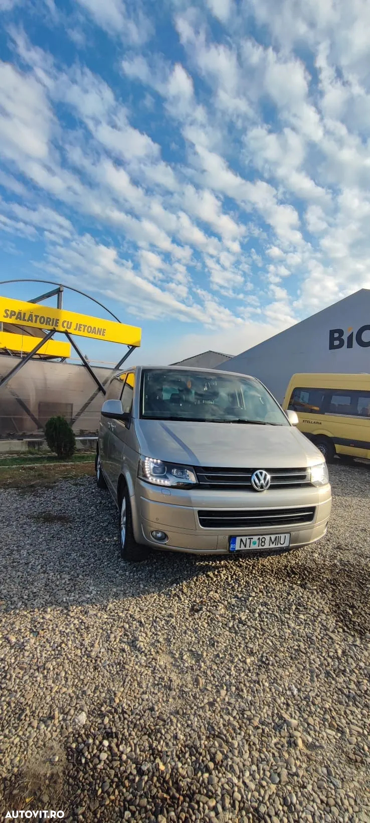 Volkswagen Multivan - 2