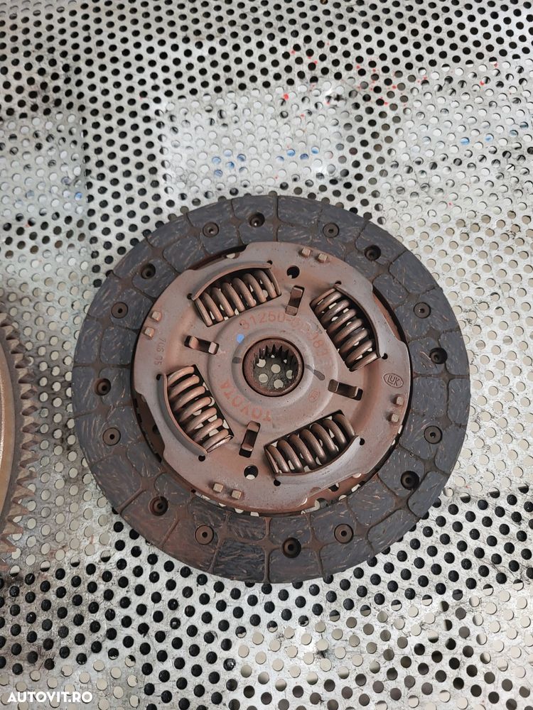 Kit Ambreiaj Volanta Masa Simpla Toyota Aygo 1.0 Benzina Cod 13451-00010-A Euro 4 - 4