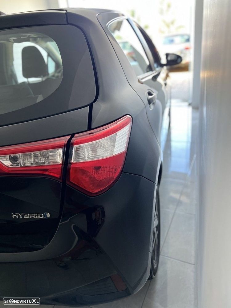 Toyota Yaris 1.5 HSD Comfort+P.Style - 4