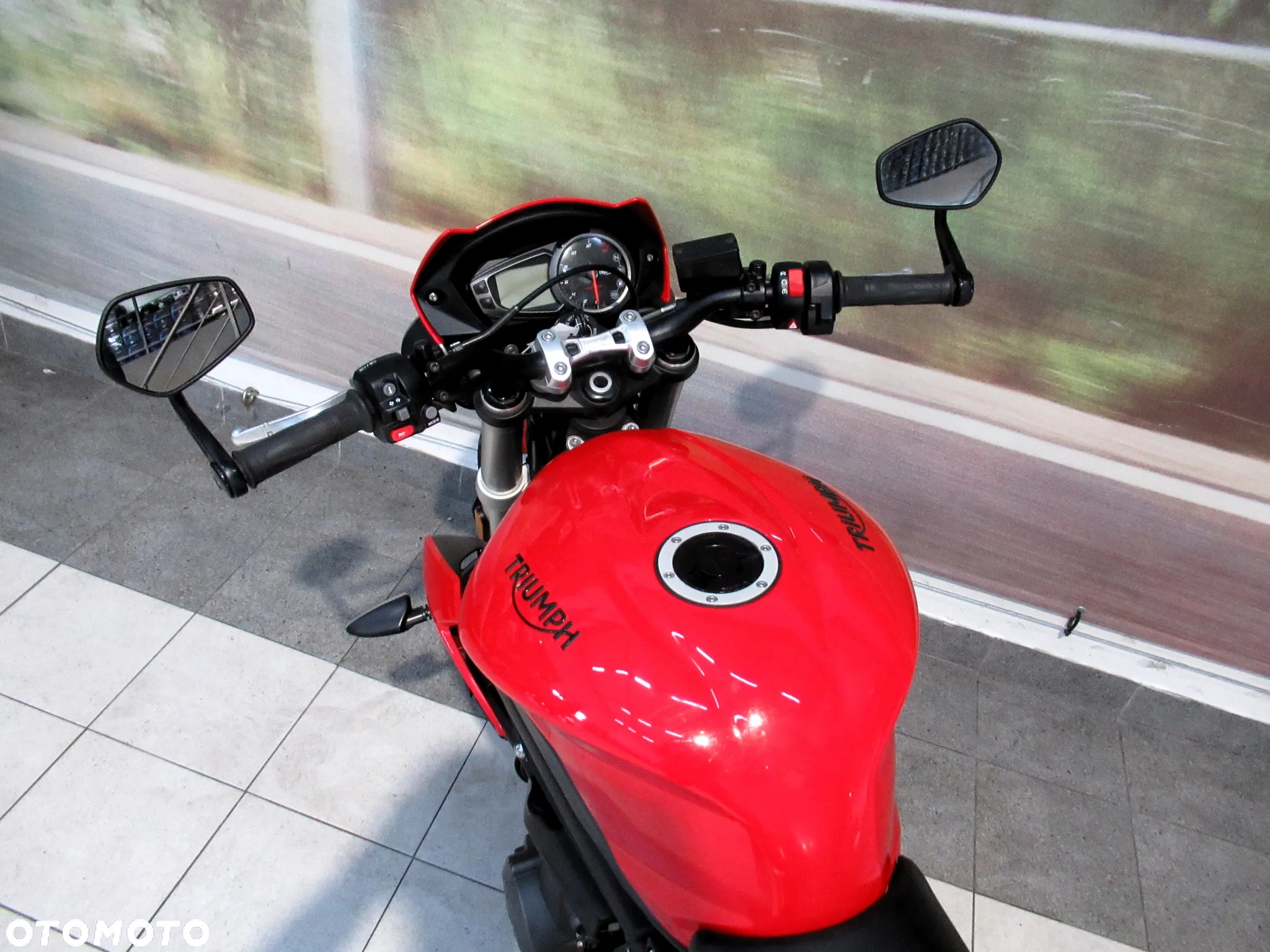 Triumph Street Triple - 11