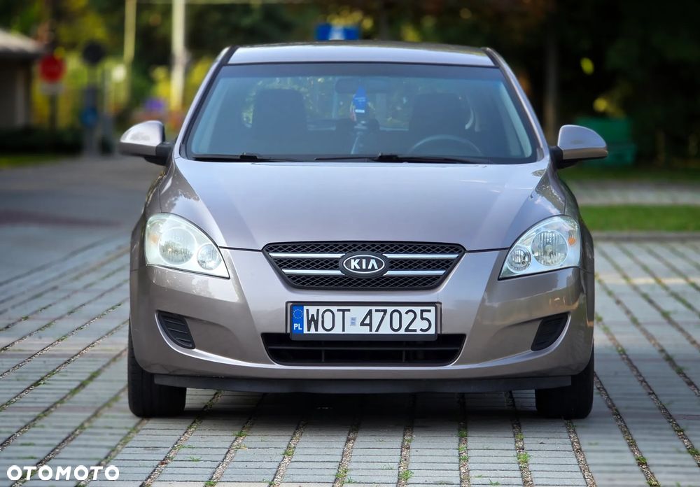 Kia Ceed 1.6 Crdi Comfort - 2
