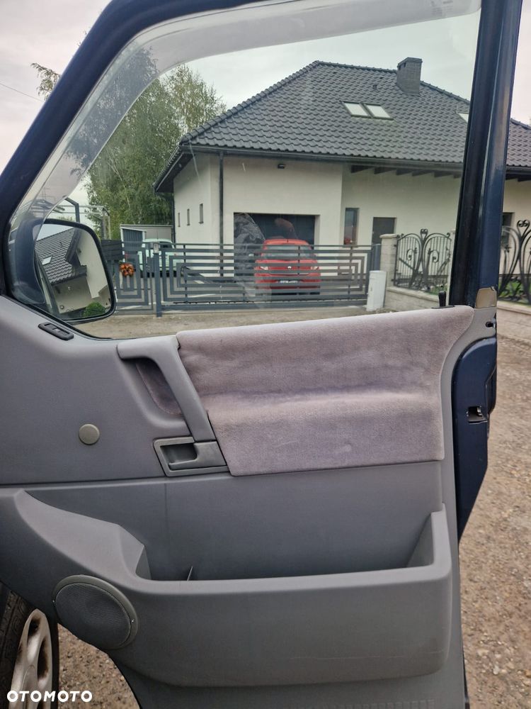 Volkswagen Multivan Standard - 25