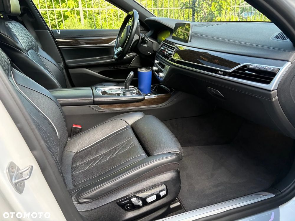 BMW Seria 7 740Li - 15