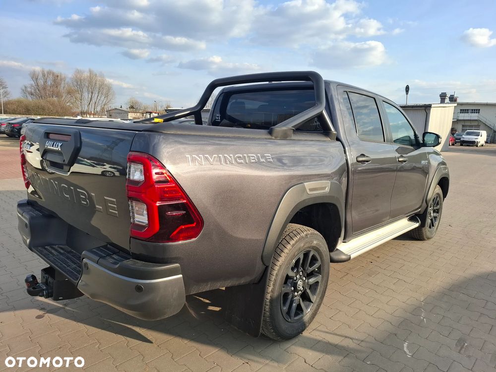 Toyota Hilux 2.8 D-4D Double Cab Invincible 4x4 - 6