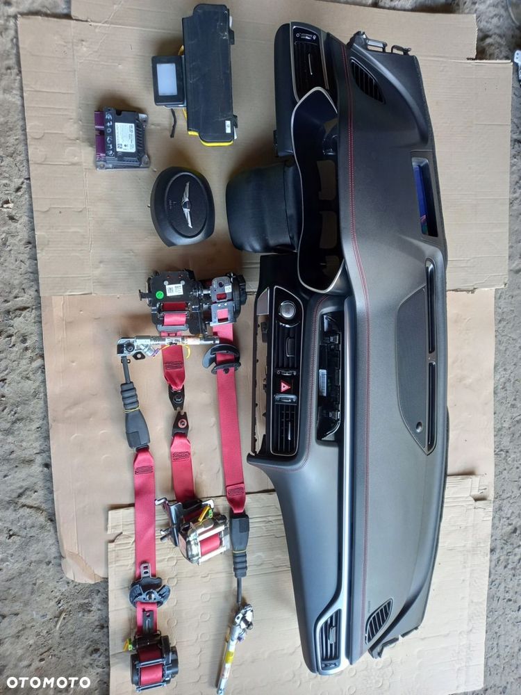 KONSOLA DESKA 3x airbag 4 PASY GENESIS G70 lift - 1