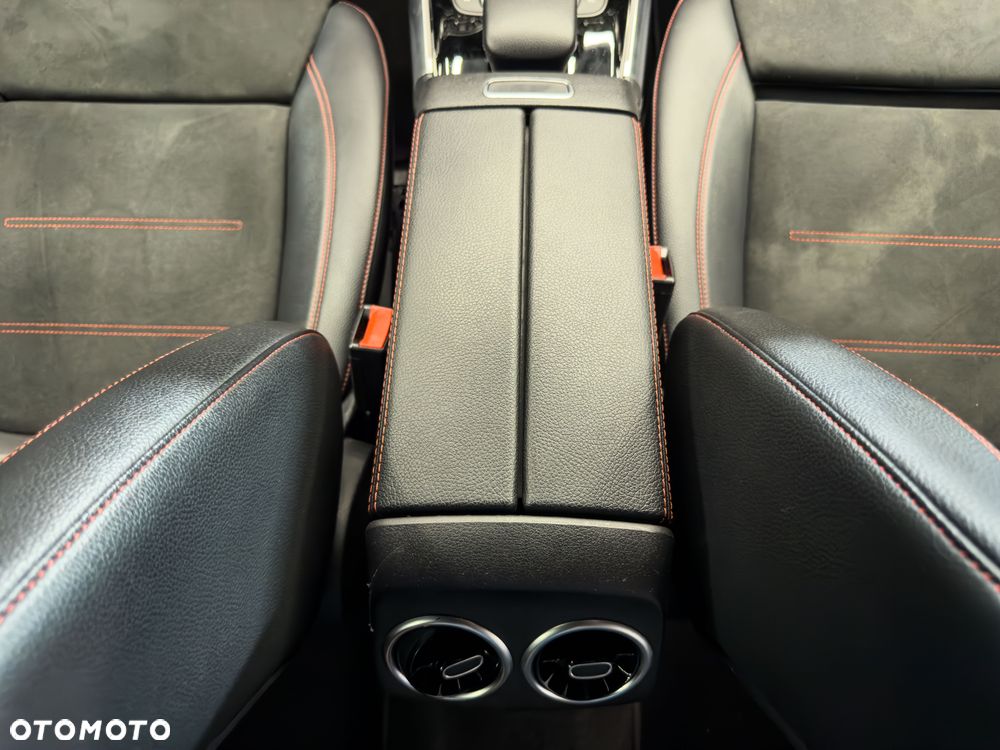 Mercedes-Benz GLA - 30