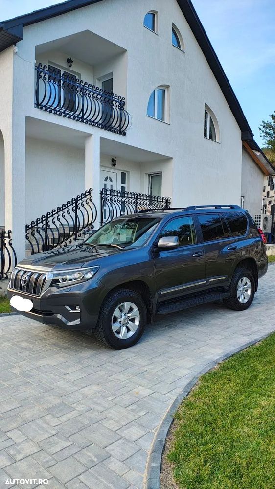 Toyota Land Cruiser - 2