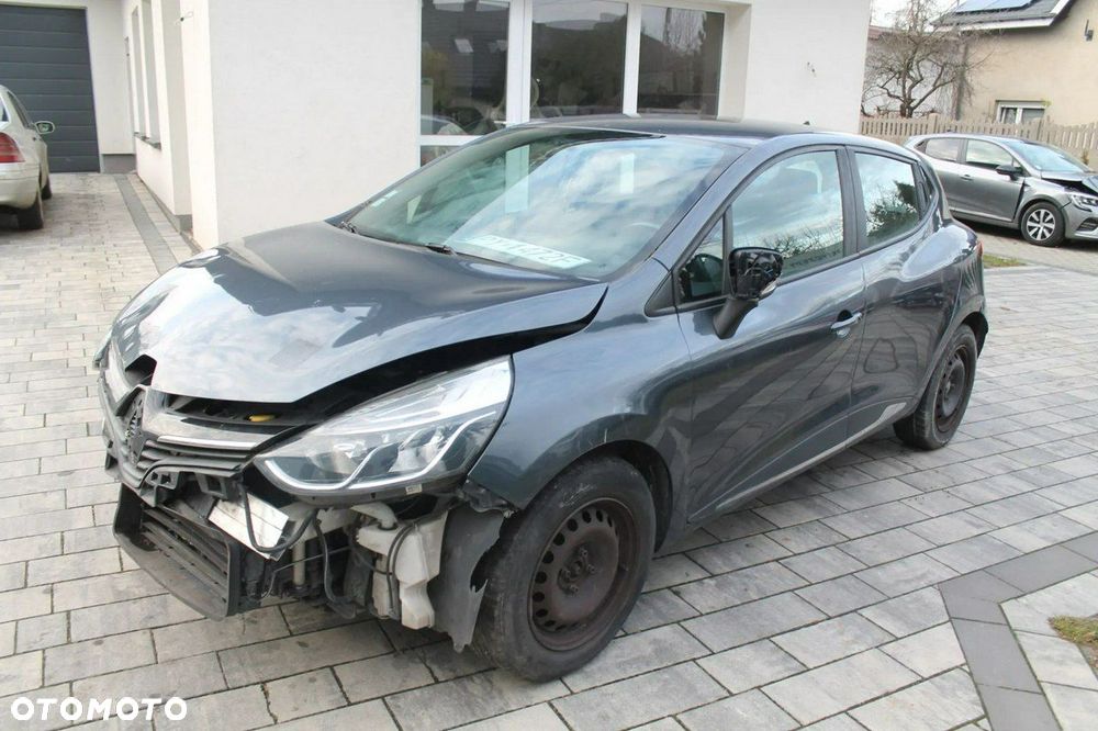 Renault Clio - 7