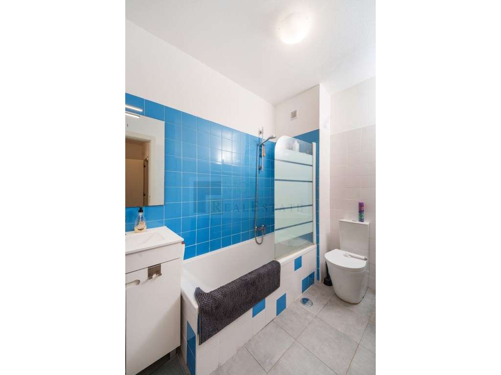 Apartamento T2 - Remodelado, cozinha equipada - Grande imagem: 5/34