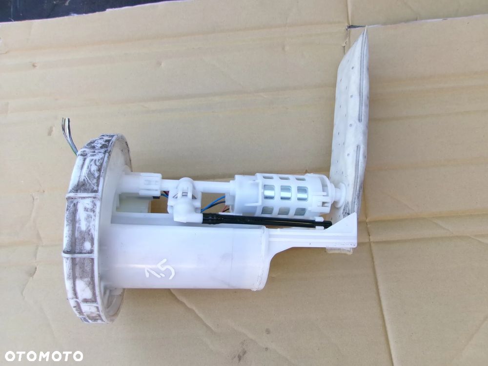 POMPA PALIWA TOYOTA YARIS III 1.5 BENZ KOMPL. - 1