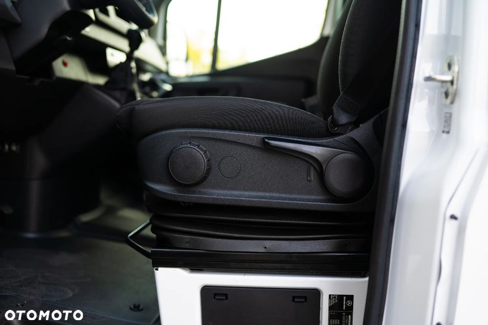 Mercedes-Benz Sprinter - 11