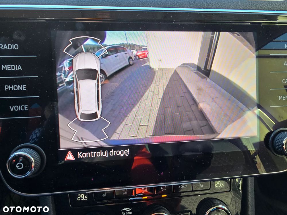 Skoda Superb 1.5 TSI Ambition DSG - 32