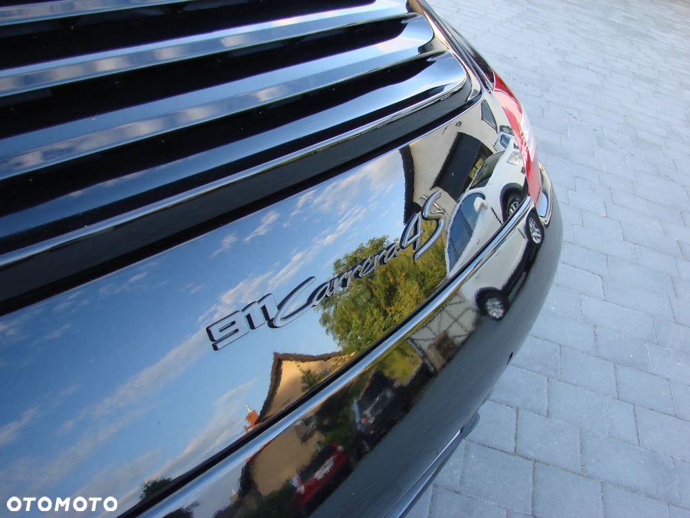 Porsche 911 Carrera 4 S - 24