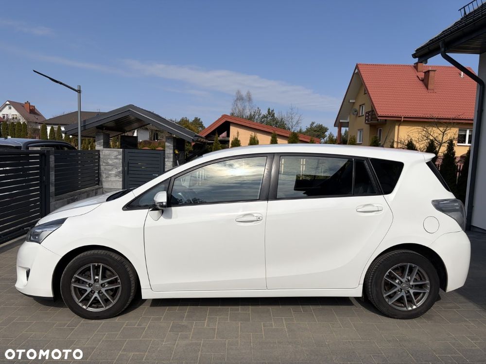 Toyota Verso 1.6 D-4D Prestige - 4