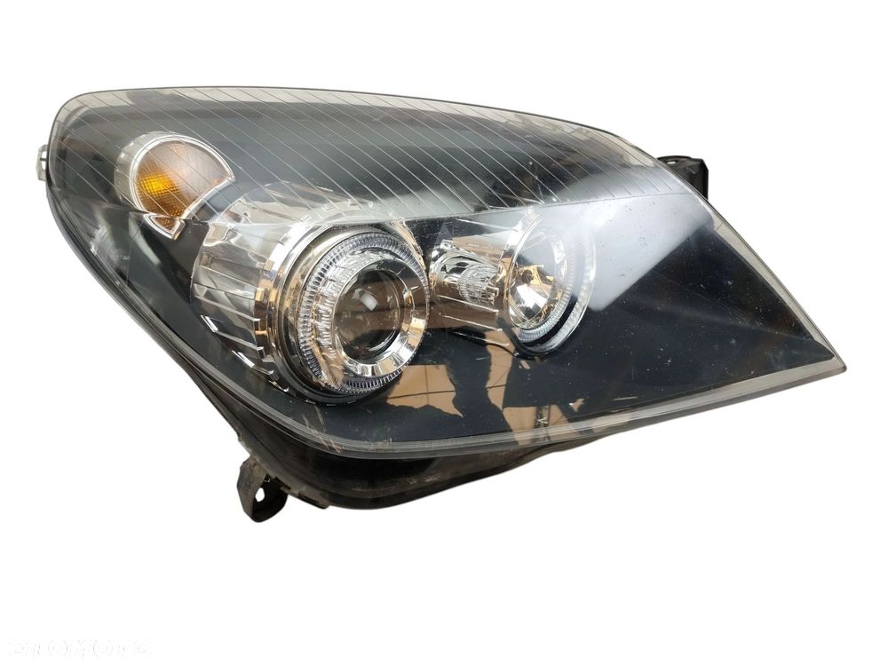 LAMPA PRAWY PRZÓD OPEL ASTRA H (2004-2006) 1.6 16V 105KM - 2