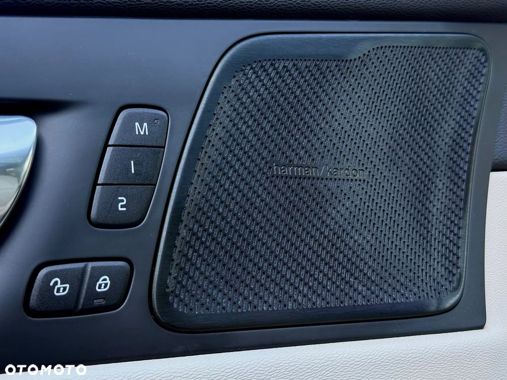 Volvo XC 60 B5 B Momentum - 21