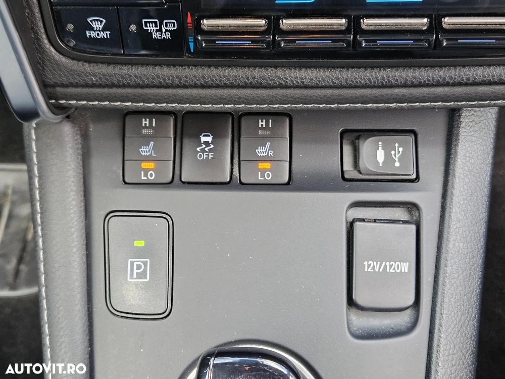 Toyota Auris 1.8 L VVT-i Hybrid Sol - 17