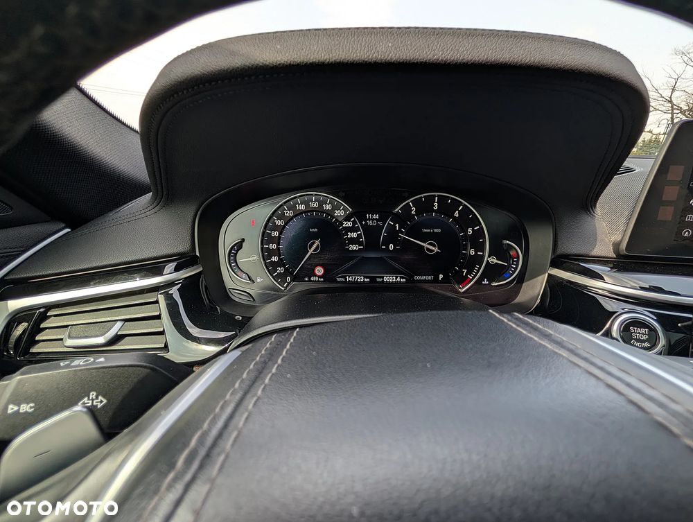 BMW Seria 5 530i Luxury Line - 37
