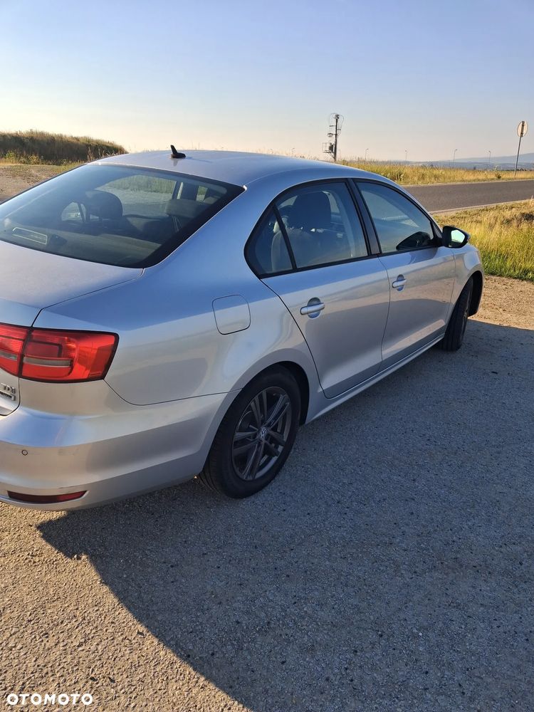 Volkswagen Jetta 2.0 TDI DPF BMT Trendline - 2