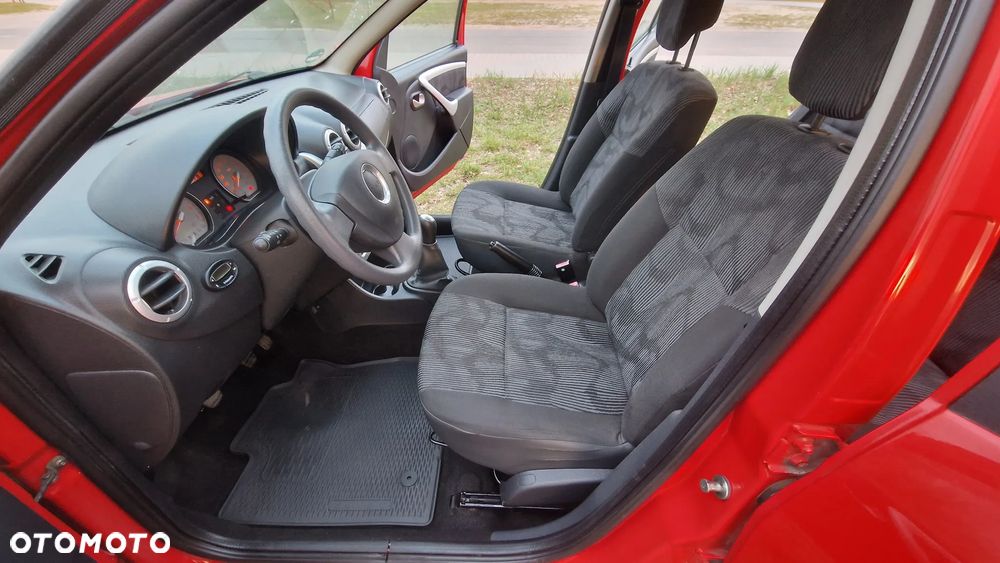 Dacia Sandero 1.2 16V 75 Laureate - 9