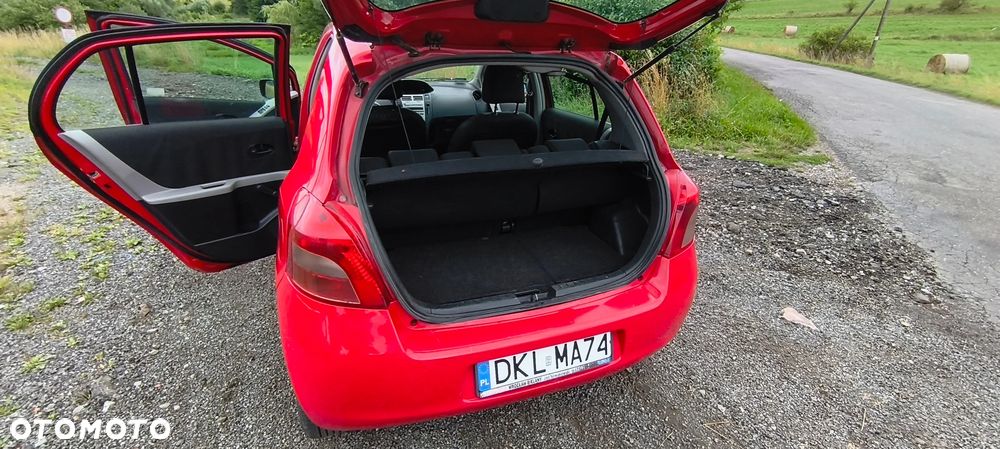 Toyota Yaris 1.3 Terra Gold - 9