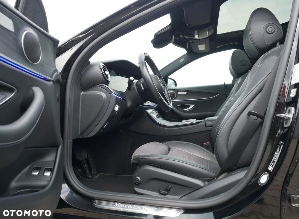 Mercedes-Benz Klasa E 300 9G-TRONIC Night Edition - 12
