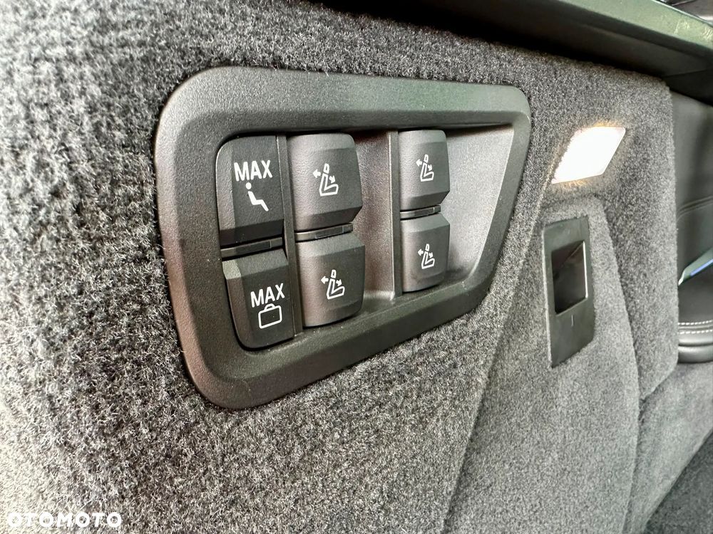 BMW X7 xDrive40d mHEV - 13