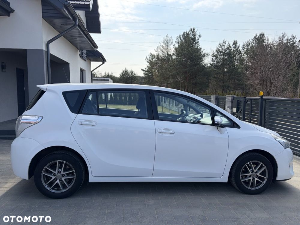 Toyota Verso 1.6 D-4D Prestige - 8