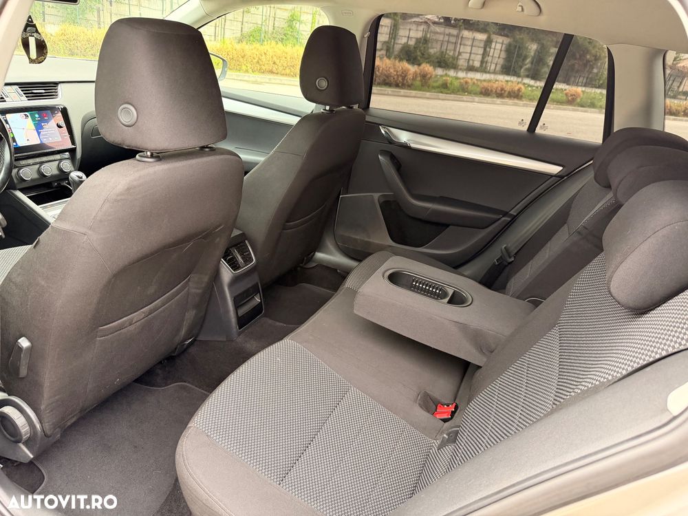 Skoda Octavia 1.6 Combi Style - 5
