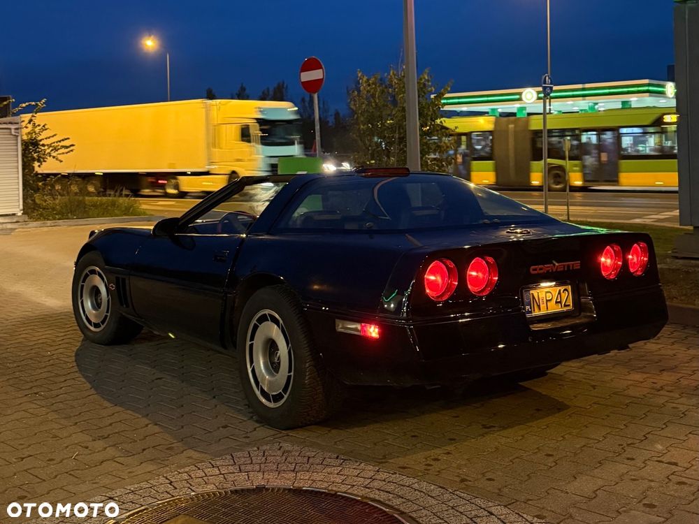 Chevrolet Corvette - 5