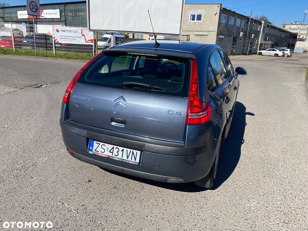 Citroën C4 1.6 16V Confort - 30