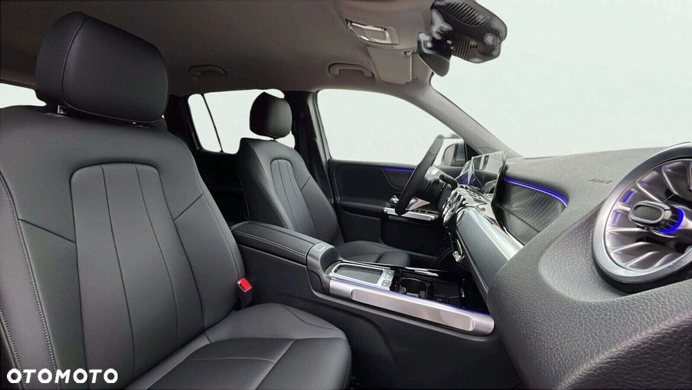 Mercedes-Benz GLB - 9